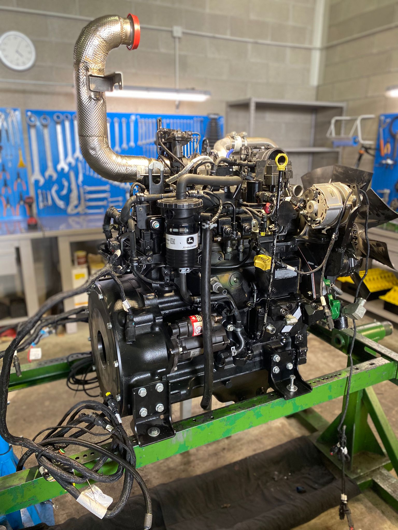 motore diesel john deere con scarico coibentato